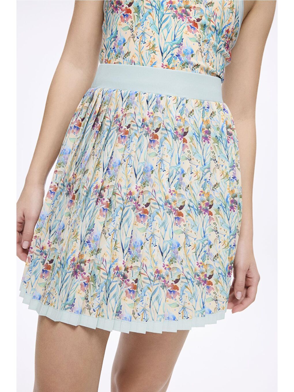 Yeşil Desenli Mavi Renk 4 Parça Yarı Kapalı Mayo - Tulum Takımı 5056-2