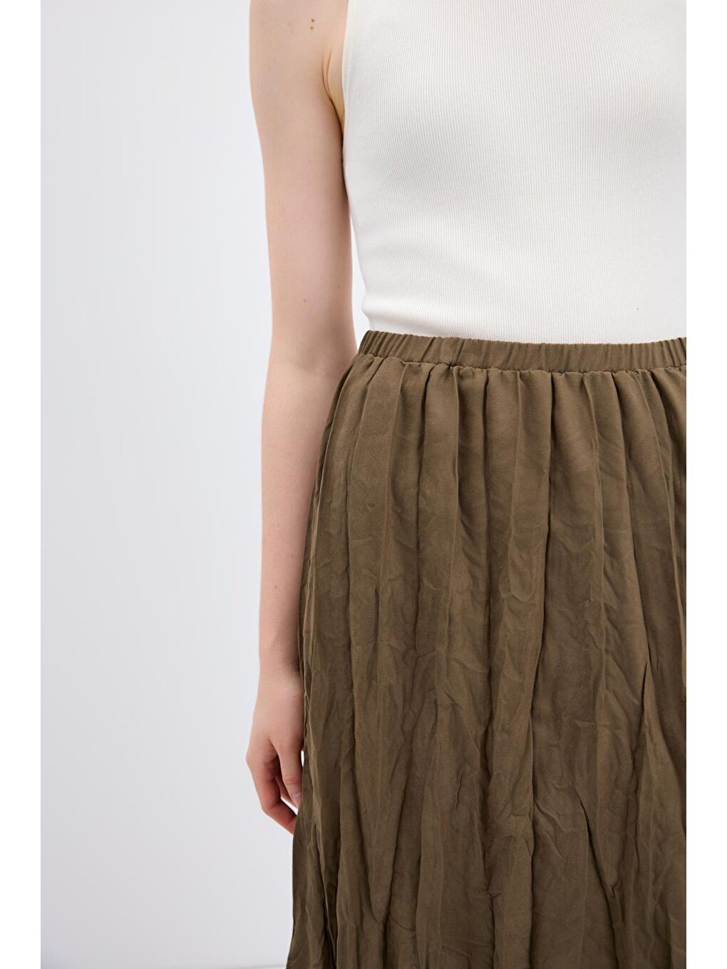 Kırışık Görünümlü Uzun Süet Etek Haki-3