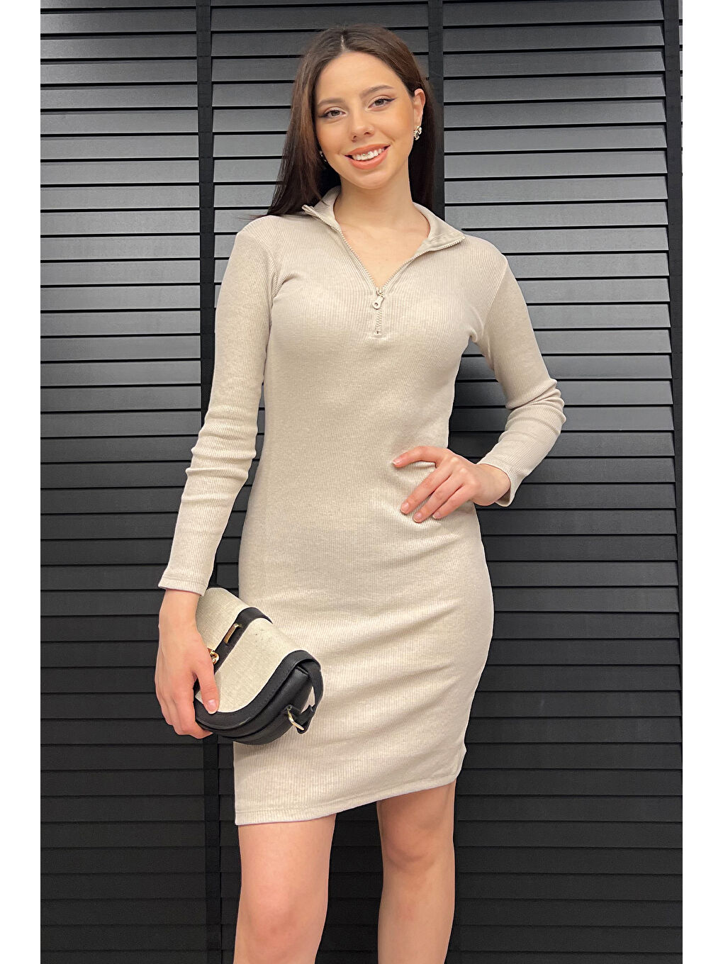Bej Yarım Fermuarlı Elastanlı Kadın Elbise