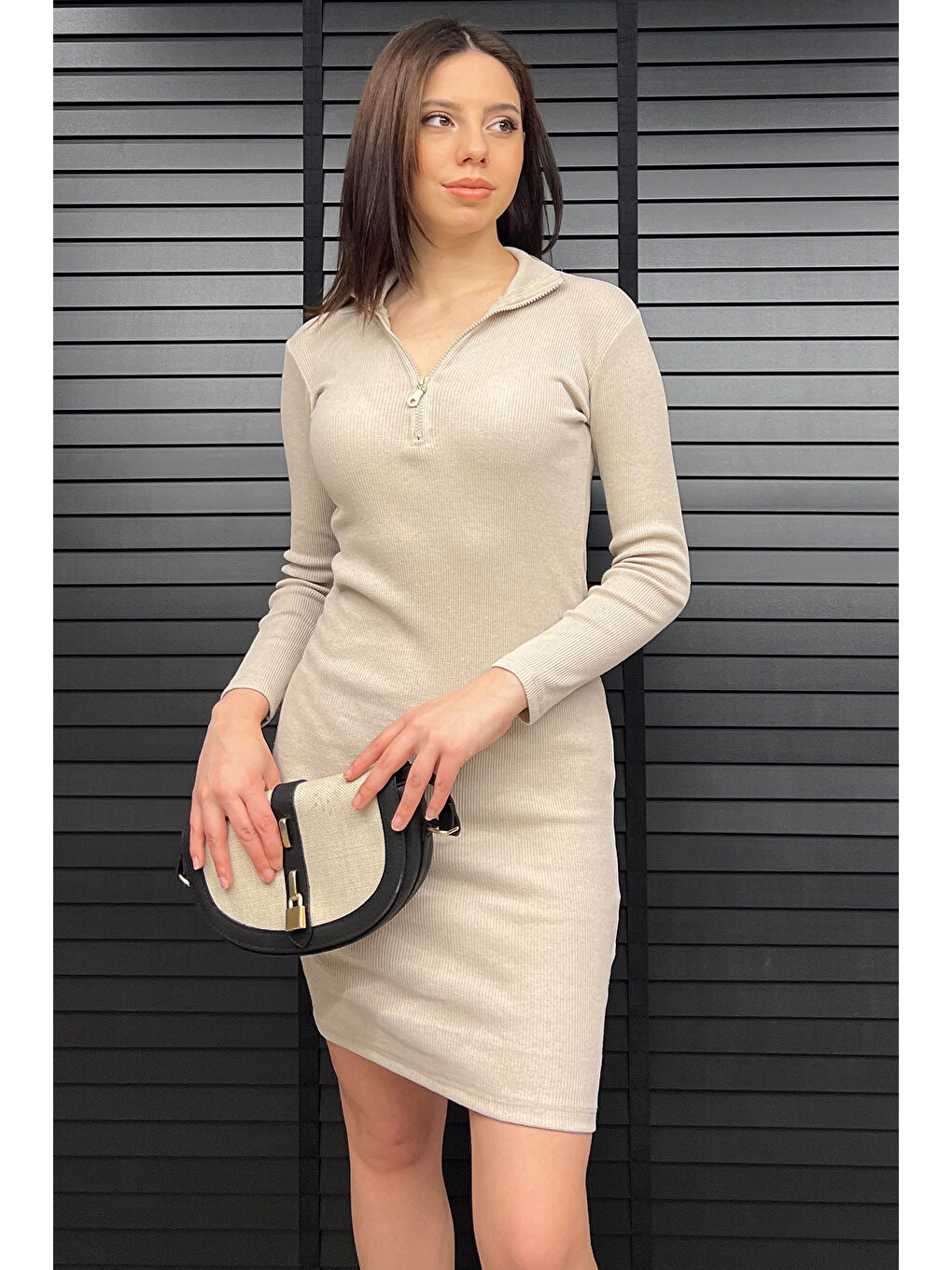 Bej Yarım Fermuarlı Elastanlı Kadın Elbise-1