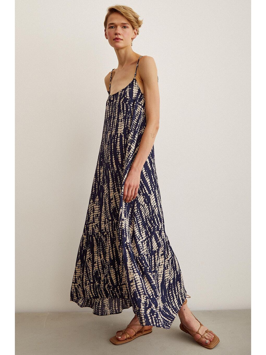 Lacivert Boncuk Askılı Salaş Elbise