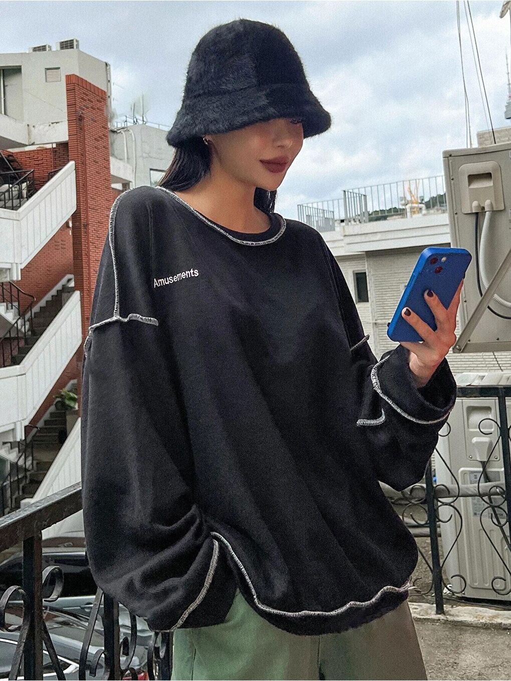 Trendseninle Siyah Kadın Siyah Biye Detay Amusements Baskılı Bisiklet Yaka Oversize Sweatshirt