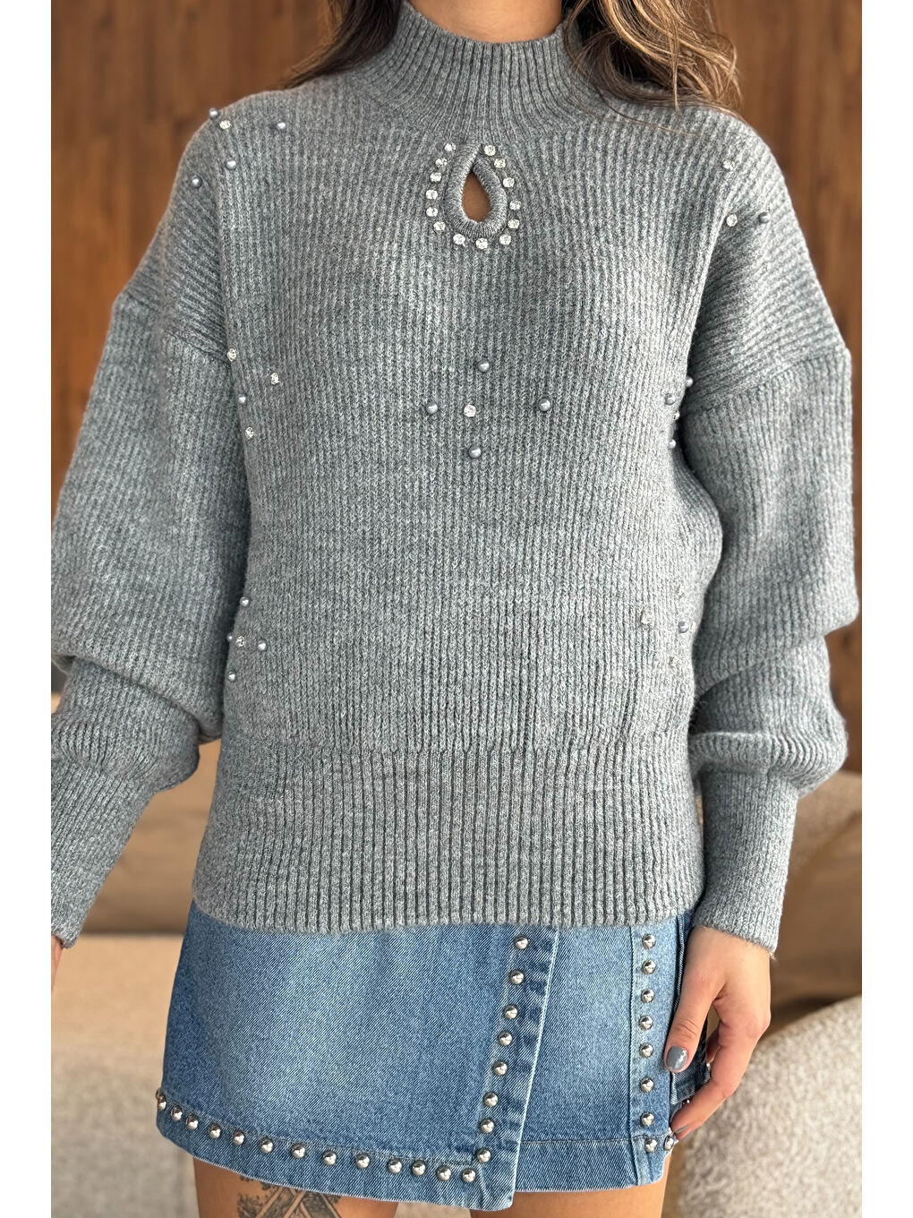 Gri Kadın Ön Pencereli Taş Detaylı Bel Ve Kol Lastikli Triko Bluz-5