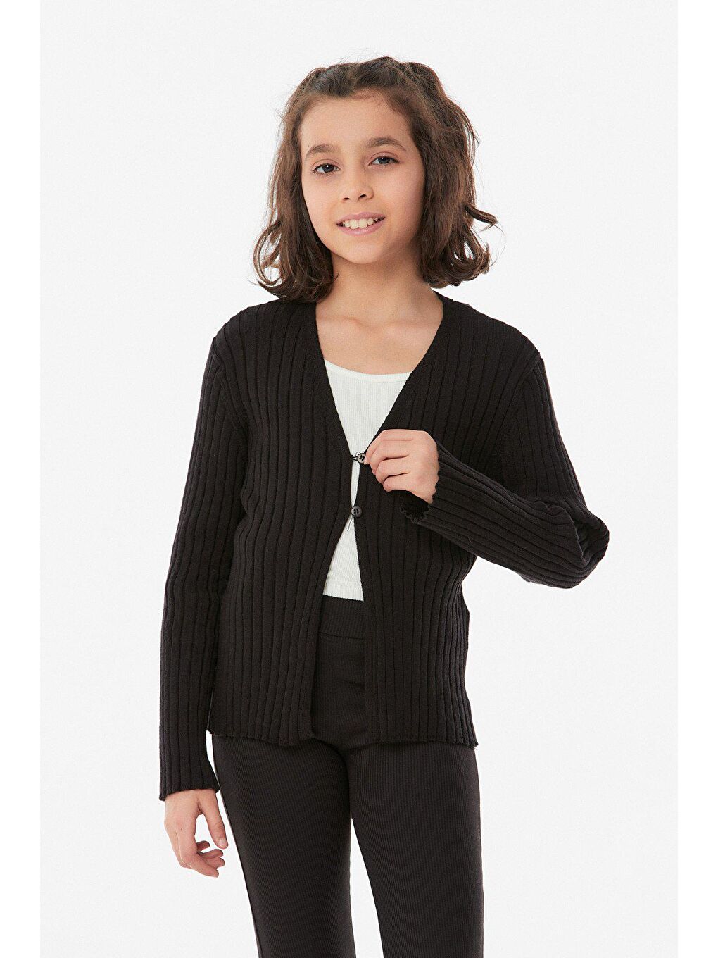 Siyah Düğmeli Kız Çocuk Hırka-2