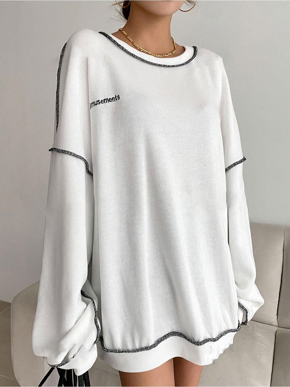 Trendseninle Beyaz Kadın Beyaz Biye Detay Amusements Baskılı Bisiklet Yaka Oversize Sweatshirt - 3