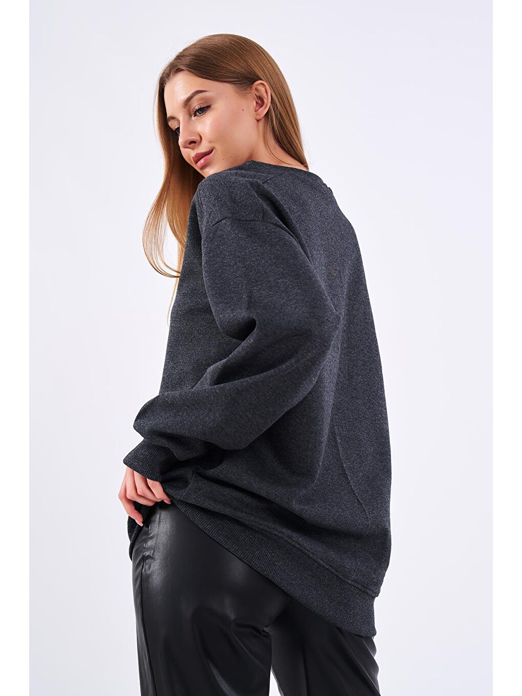 MMETALIC Antrasit Kadın Pamuklu Oversize Basic Bisiklet Yaka Sweatshirt - 3