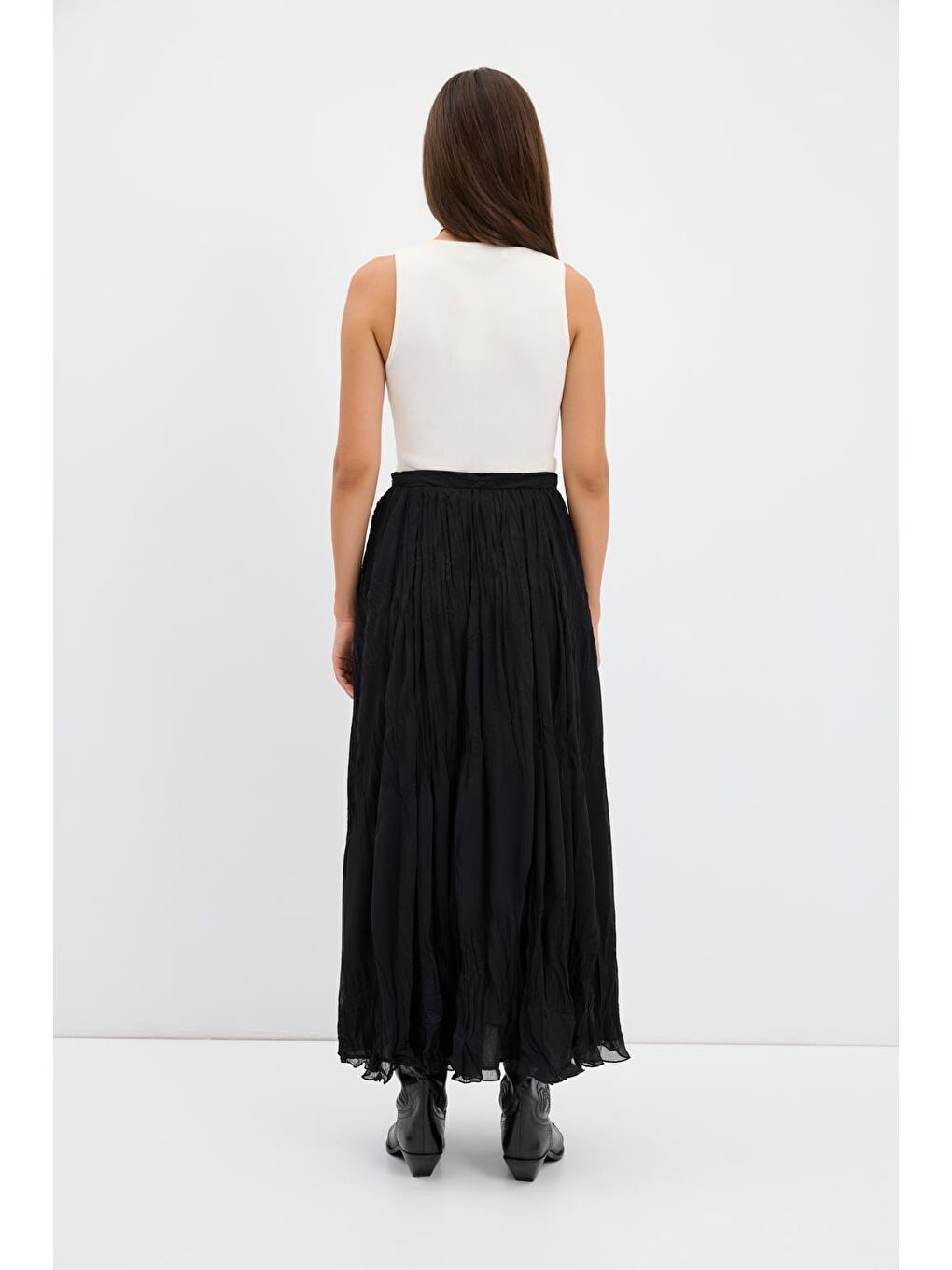 Kırışık Görünümlü Uzun Kloş Etek Siyah-5