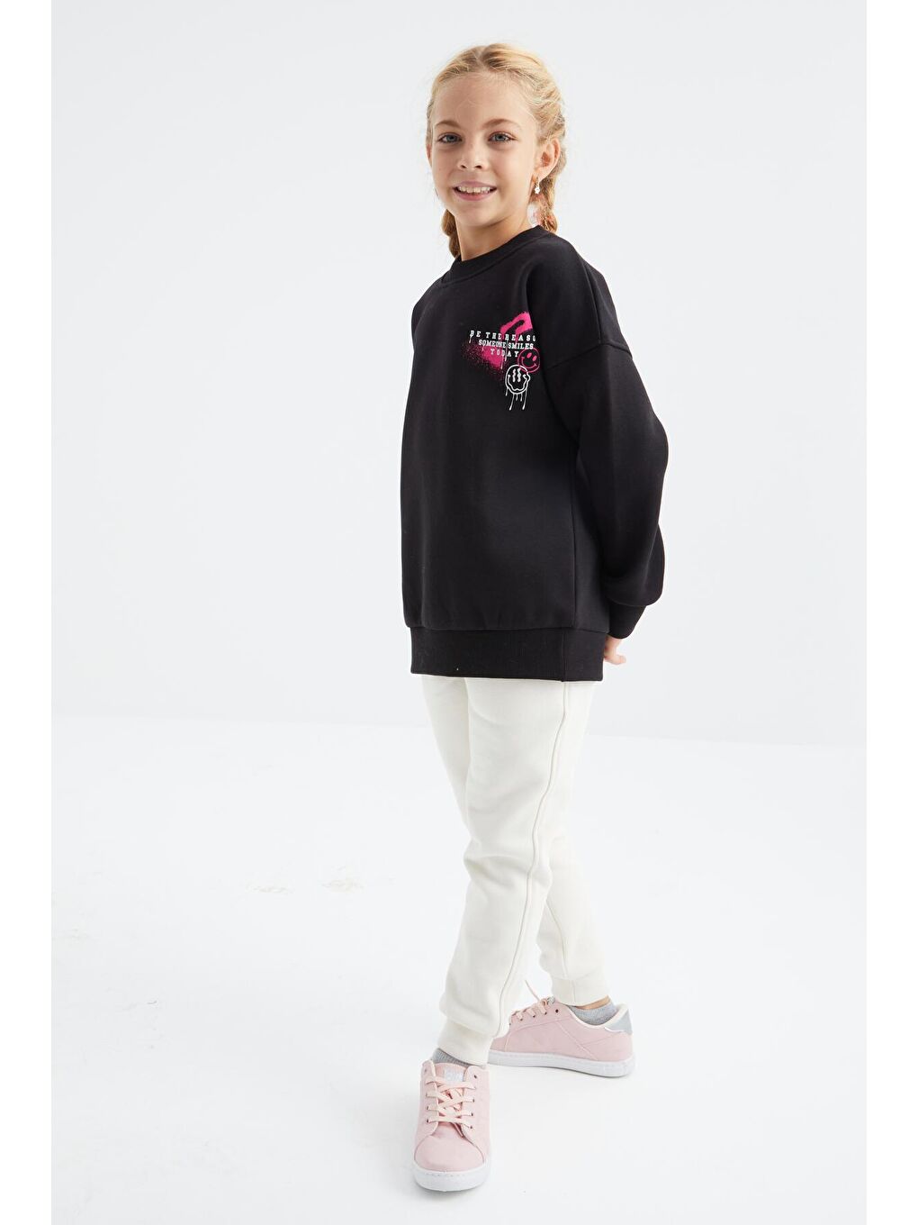 Siyah Baskı Detaylı O Yaka Kız Çocuk Sweatshirt - 75095-3