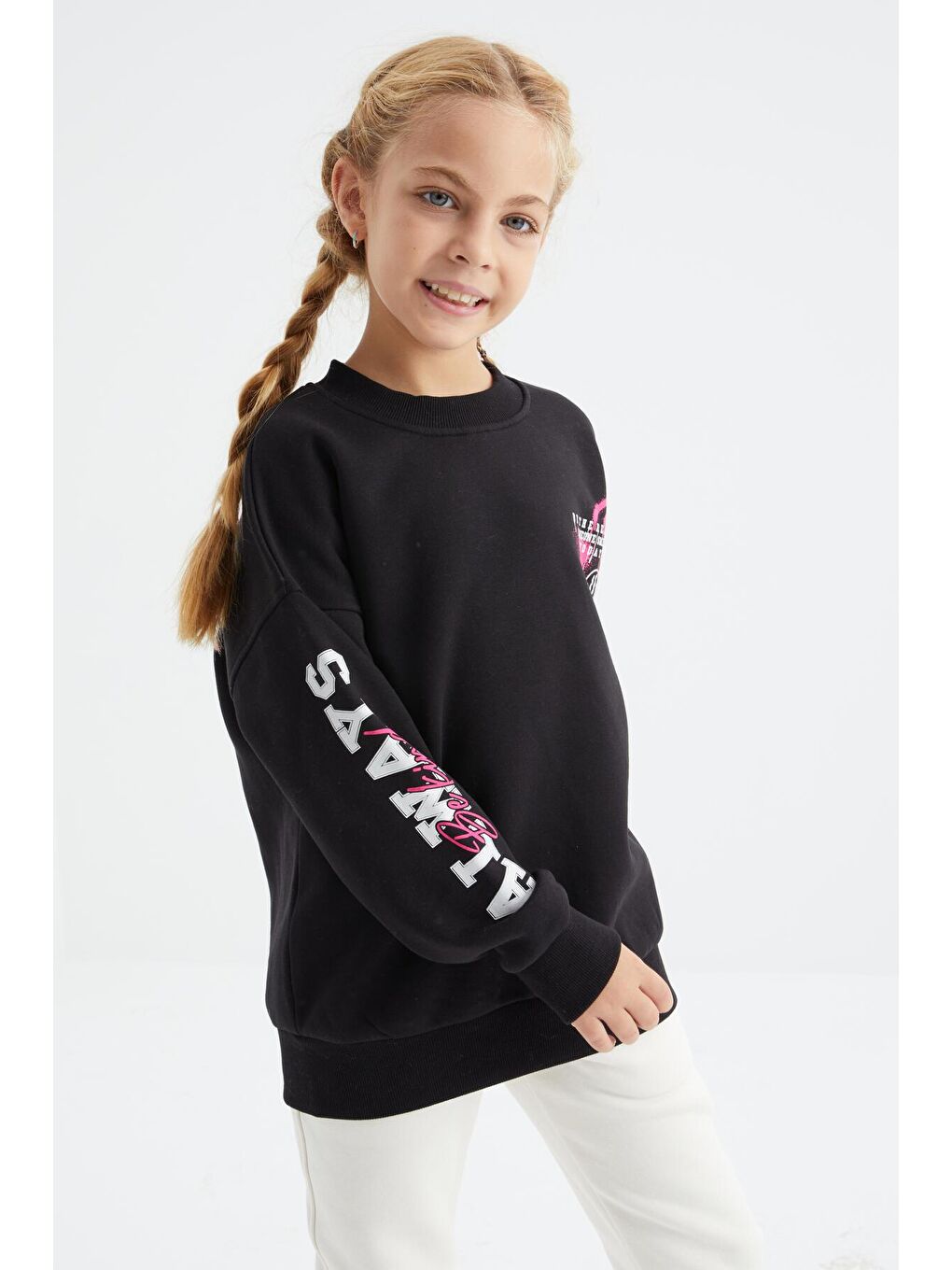Siyah Baskı Detaylı O Yaka Kız Çocuk Sweatshirt - 75095-4