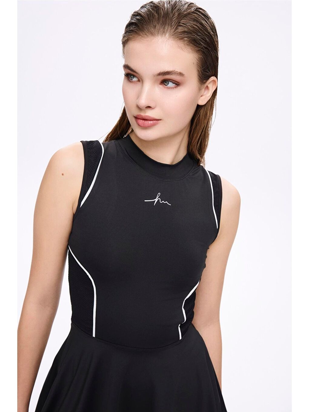 Spor Kesim Siyah 4 Parça Yarı Kapalı Mayo Takımı 5014-2