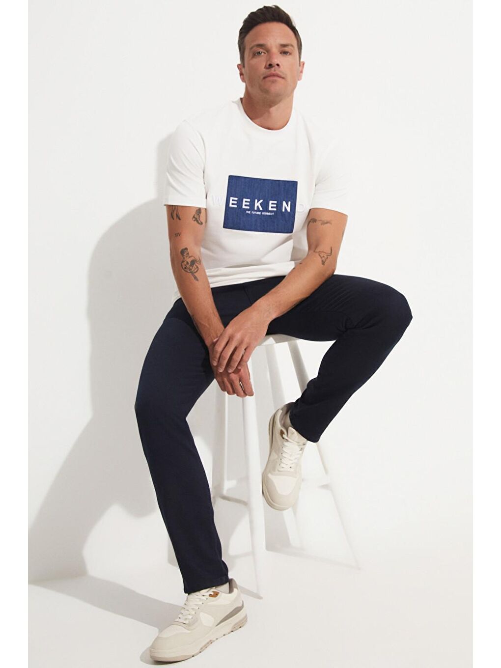 Beyaz Bisiklet Yaka Kısa Kollu Baskılı Erkek Tişört-3