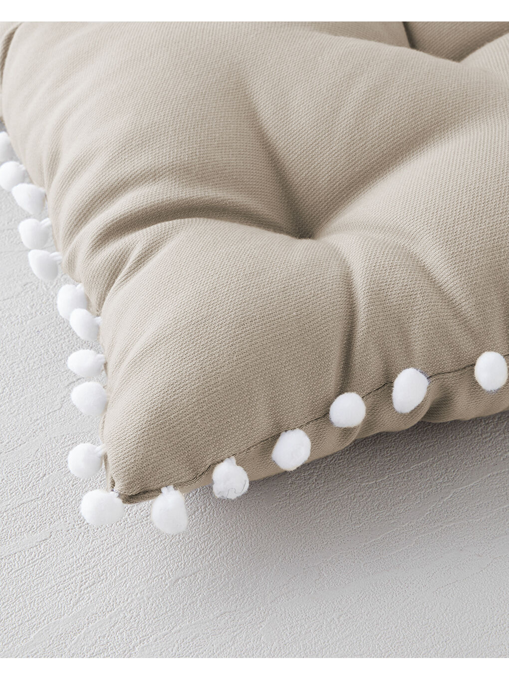 Puff Ponponlu Tekli Sandalye Minderi 40x40 cm Bej-1