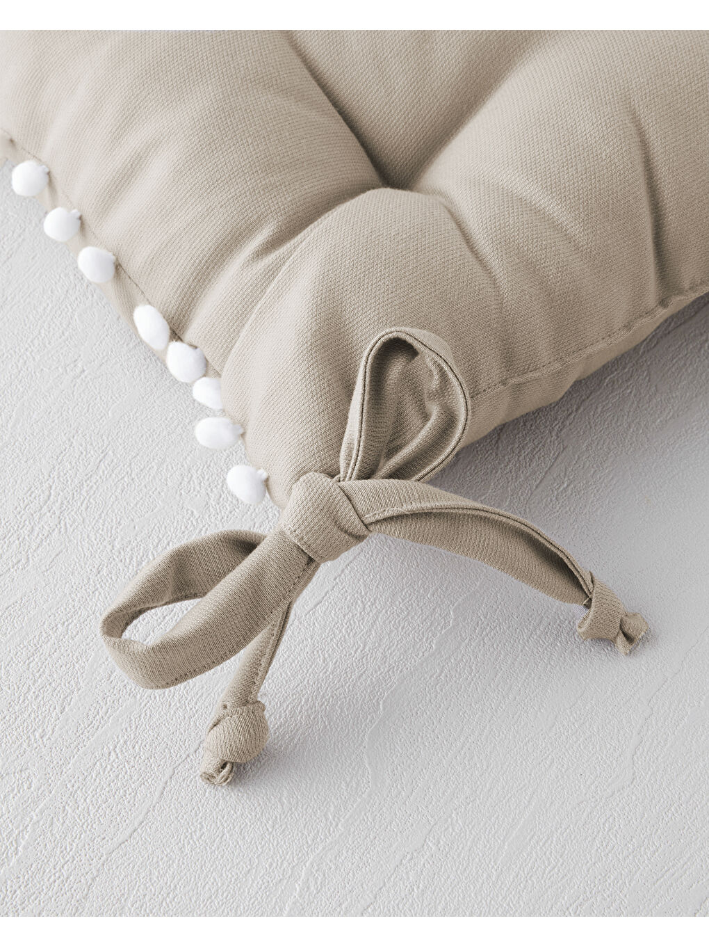 Puff Ponponlu Tekli Sandalye Minderi 40x40 cm Bej-2