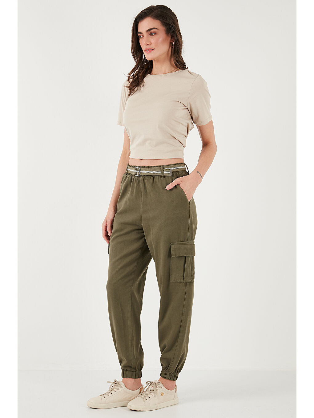 Haki Pamuklu Standart Fit Normal Bel Lastikli Paça Kemerli Jogger Kadın Pantolon 668Yp5045