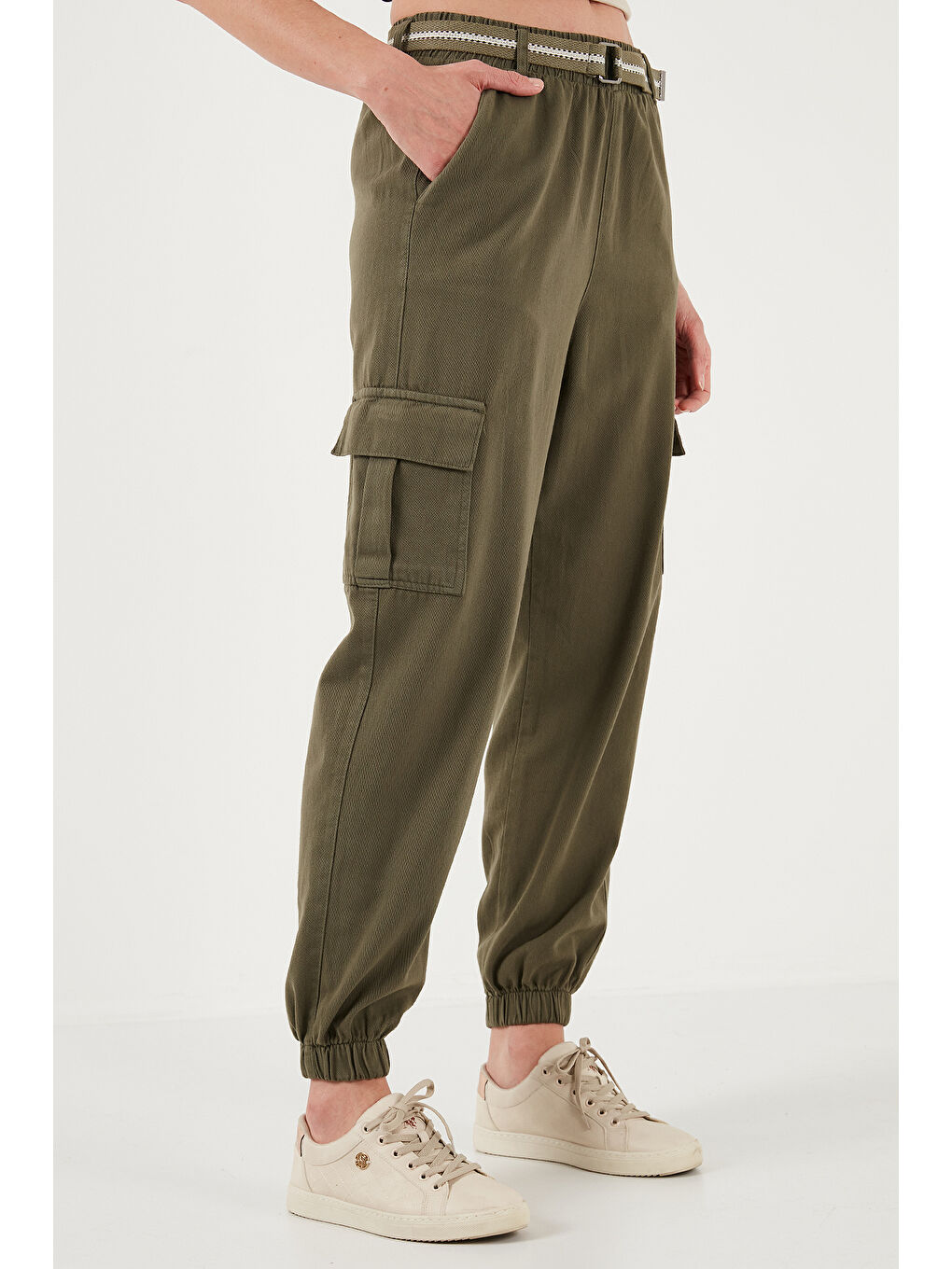 Haki Pamuklu Standart Fit Normal Bel Lastikli Paça Kemerli Jogger Kadın Pantolon 668Yp5045-1