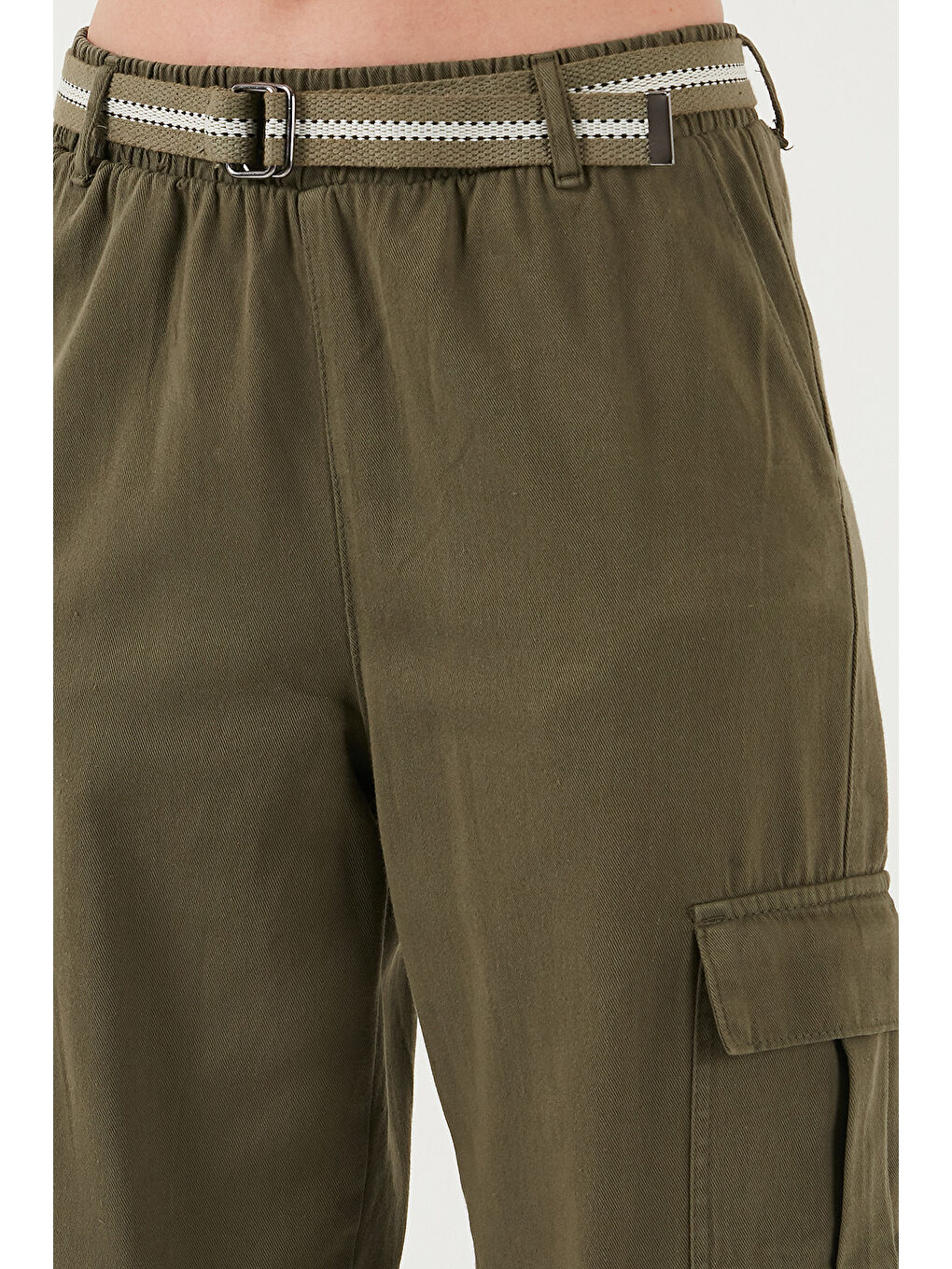 Haki Pamuklu Standart Fit Normal Bel Lastikli Paça Kemerli Jogger Kadın Pantolon 668Yp5045-4