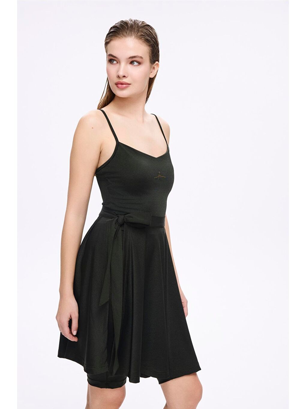 Parlak Kumaş Siyah 3 Parça Yarı Kapalı Mayo - Tulum Takımı 5053-2