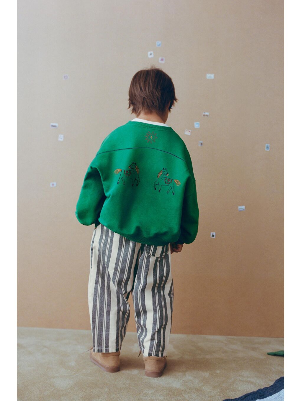 Karışık Unisex Çocuk Yeşil At Nakışlı Oversize Sweatshirt Ve Çizgili Pantolon Takım