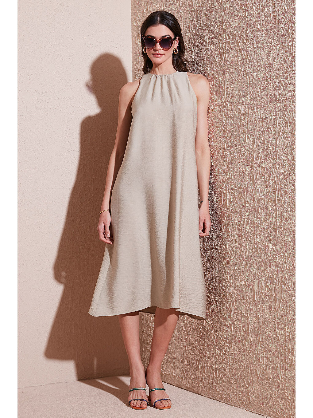 Bej Regular Fit Halter Yaka Midi Boy Kadın Elbise 67810049