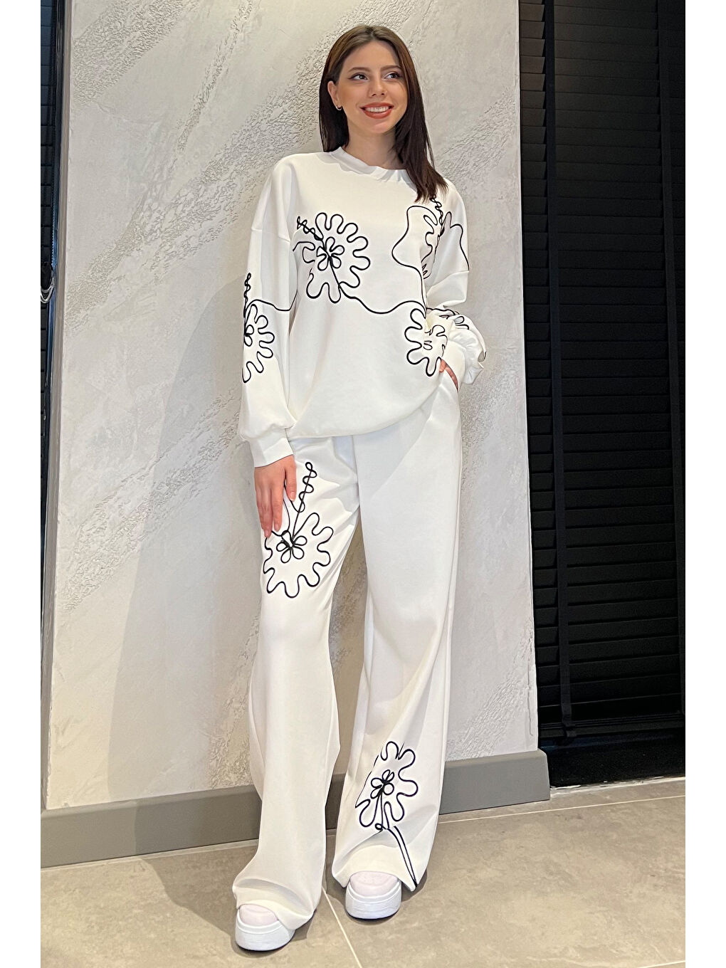 Beyaz Nakışlı Tunik Pantolon İkili Takım