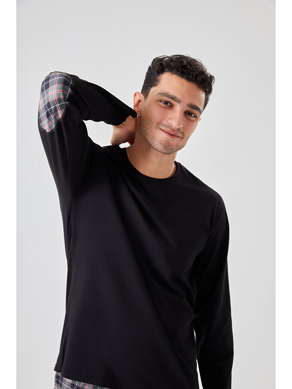 Siyah Erkek Pamuklu Uzun Kollu Yamalı Ekose Desenli Pijama Takımı-1