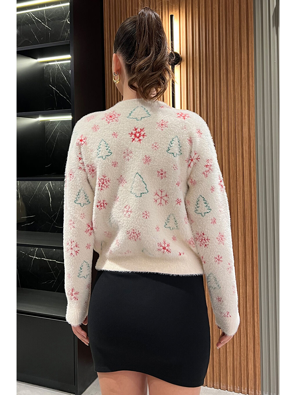 Ekru Kadın Yılbaşı Temalı Şardonlu  İplik Triiko Kazak-3