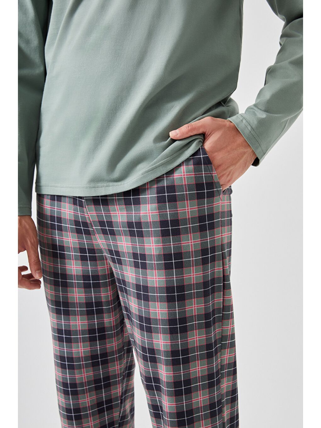 Yeşil Erkek Pamuklu Uzun Kollu Yamalı Ekose Desenli Pijama Takımı-4