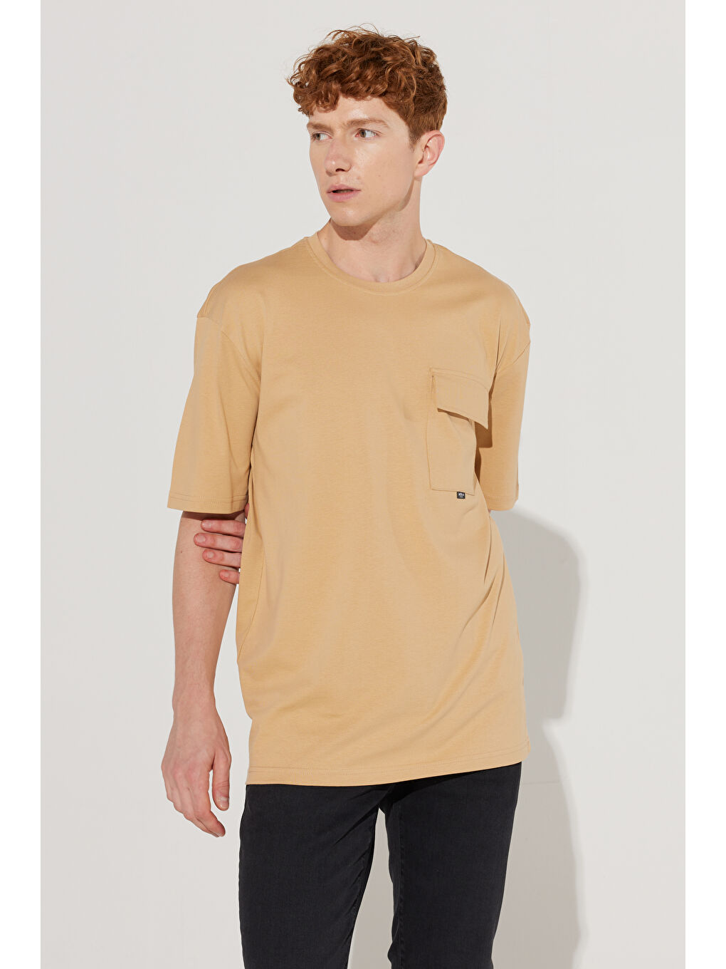 Kahverengi Erkek Camel Oversize Fit Geniş Kesim Bisiklet Yaka %100 Pamuk Cepli Tişört-1