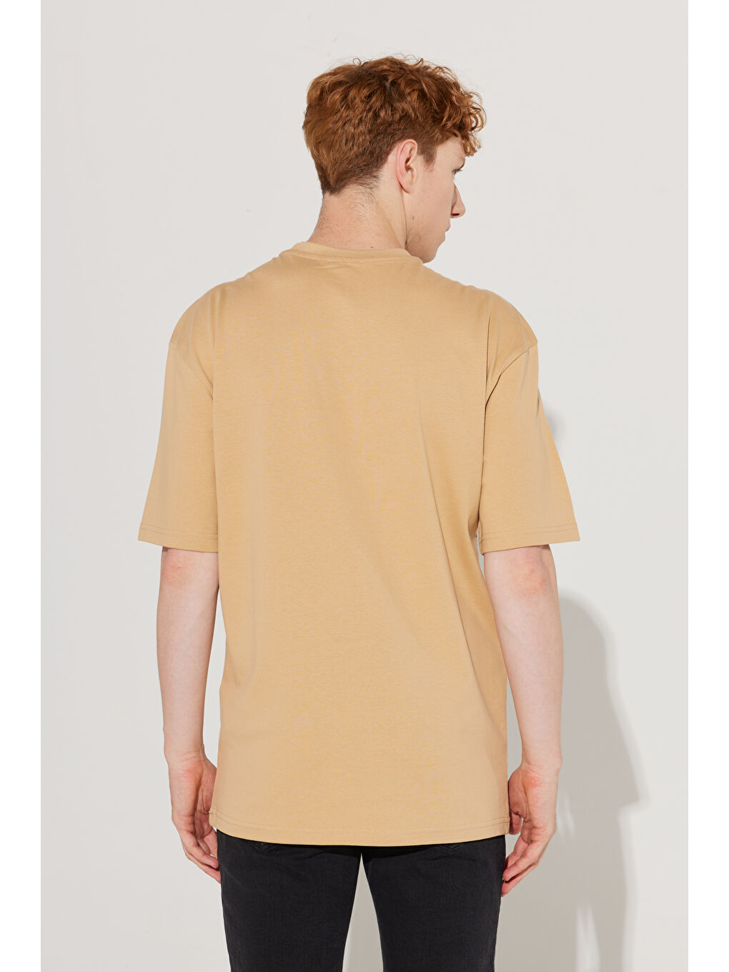 Kahverengi Erkek Camel Oversize Fit Geniş Kesim Bisiklet Yaka %100 Pamuk Cepli Tişört-5