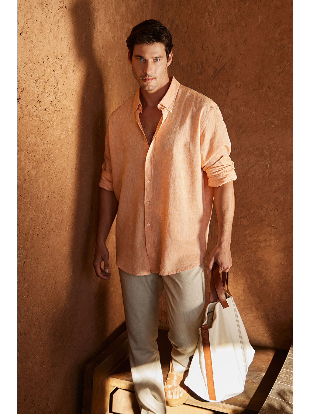 Erkek Turuncu Comfort Fit Rahat Kesim Düğmeli Yaka Keten Gömlek-2