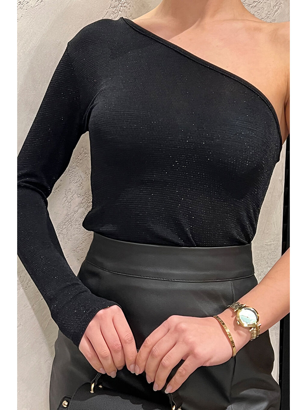 Siyah Kadın Işıltılı Tek Omuz Elastanlı Bodysuit-2