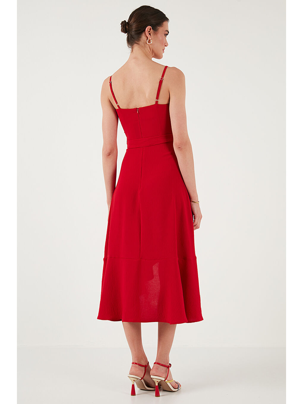 Kırmızı Kemer Ve Düğme Detaylı Volanlı Regular Fit Midi Boy Kadın Elbise 67810145-6