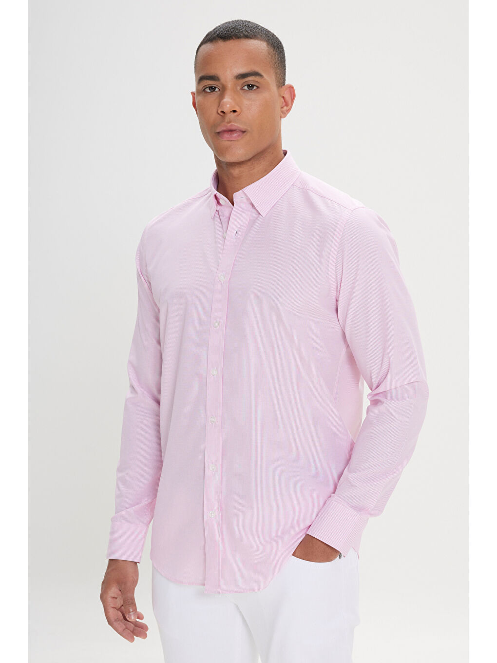 Erkek Beyaz-Pembe Slim Fit Dar Kesim Gizli Düğmeli Yaka Pamuklu Çizgili Gömlek