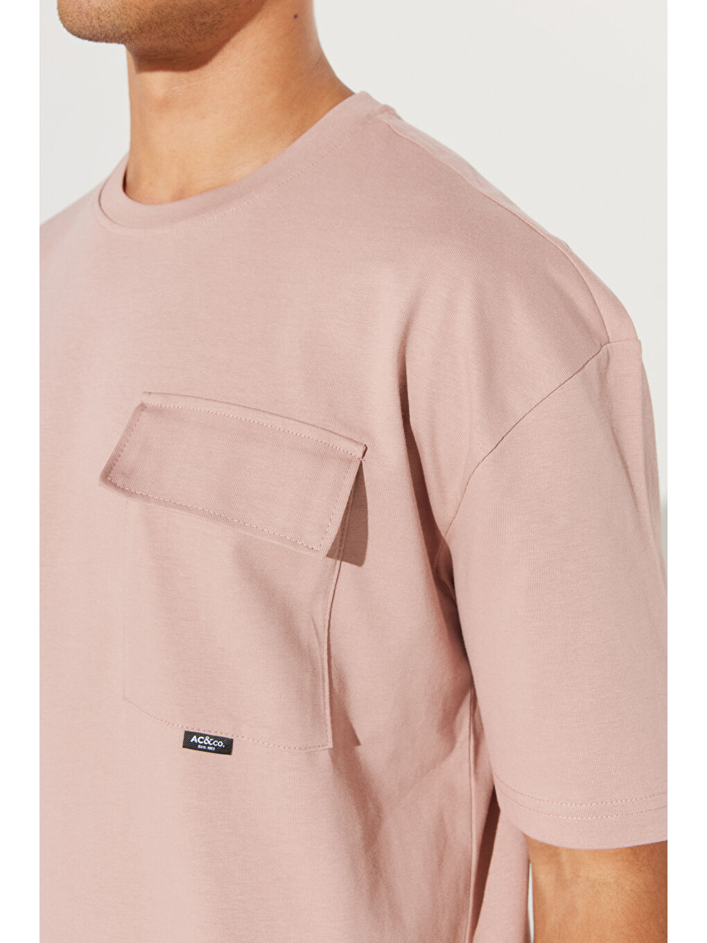 Bej Erkek Pudra Oversize Fit Geniş Kesim Bisiklet Yaka %100 Pamuk Cepli Tişört-3