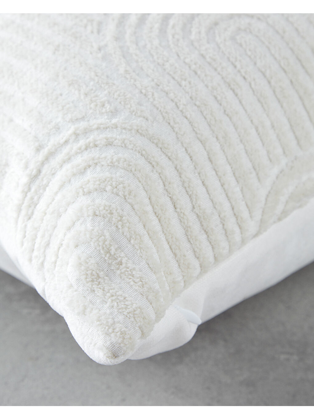 Deluxe Jakarlı Dekoratif Kırlent 35x55 cm Ekru-1