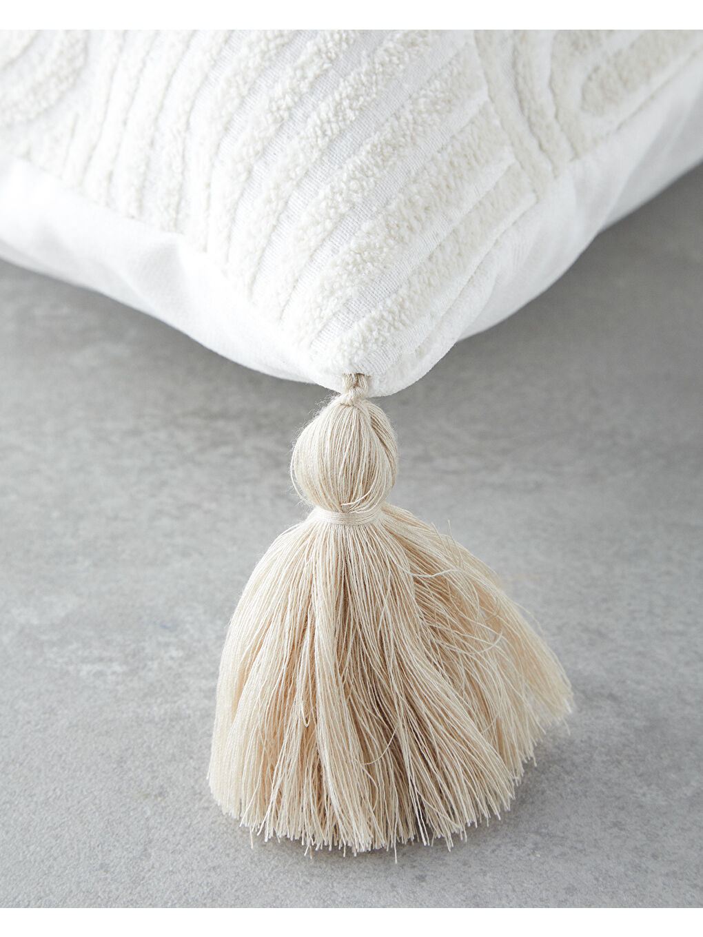 Deluxe Jakarlı Dekoratif Kırlent 35x55 cm Ekru-2