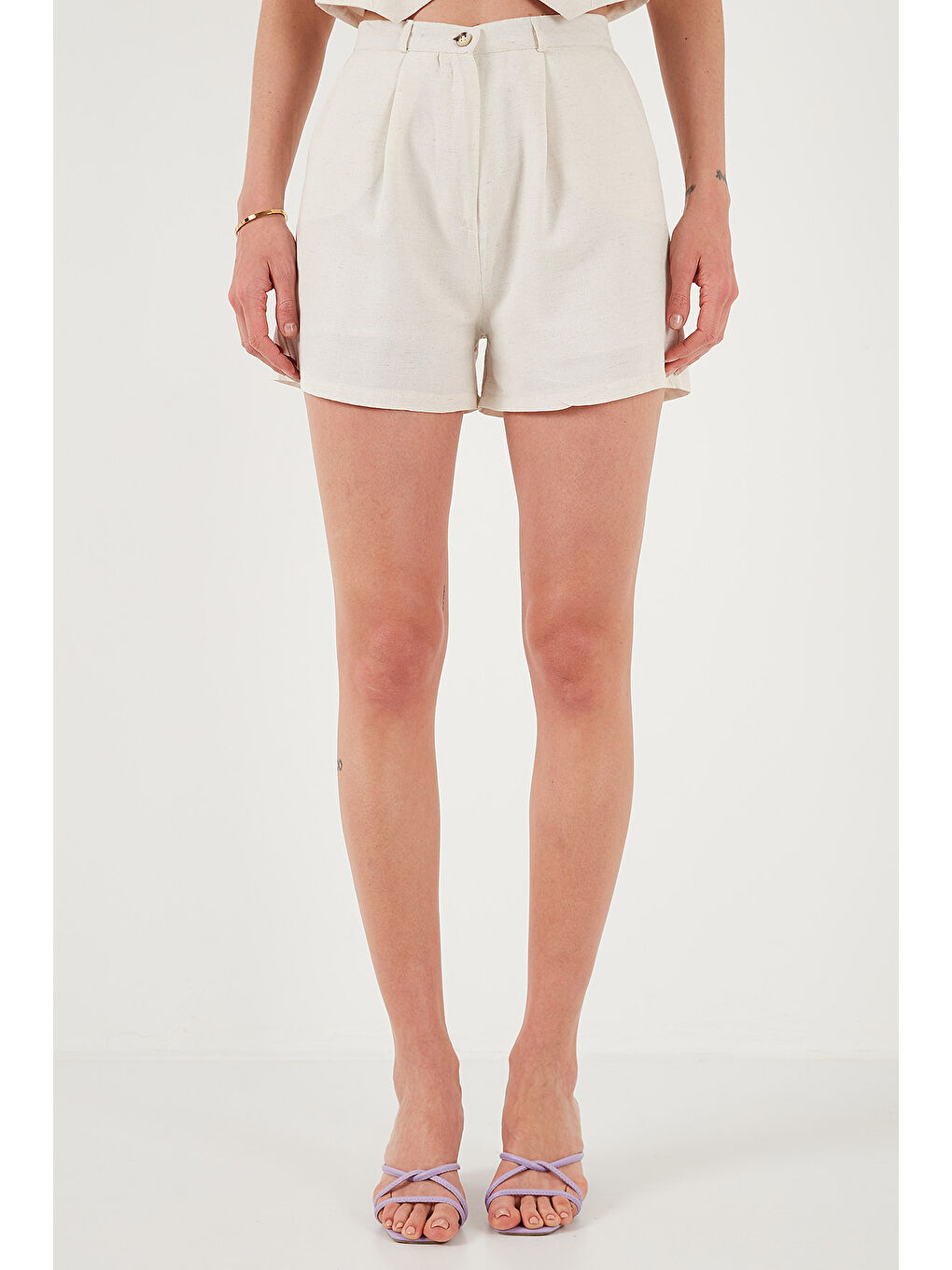 Bej Pamuk Ve Keten Karışımlı Slim Fit Yelek Şort Kadın Takım 5866118-4