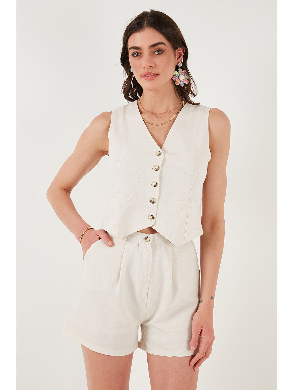 Bej Pamuk Ve Keten Karışımlı Slim Fit Yelek Şort Kadın Takım 5866118-5