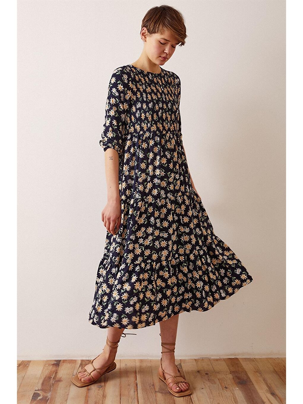 Lacivert Önü Gipeli Çiçek Desen Elbise