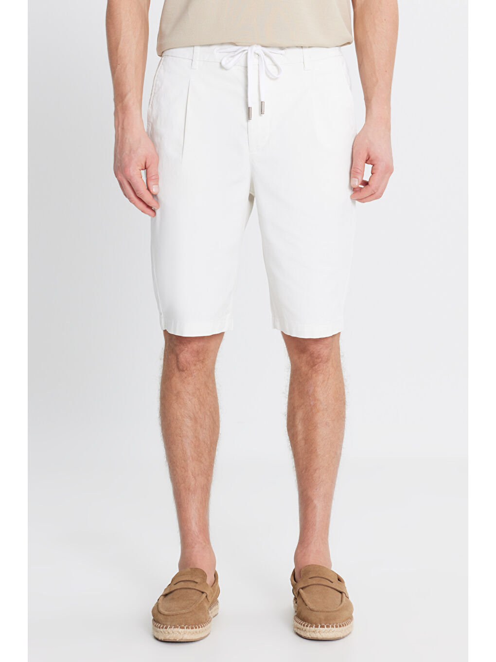 Erkek Beyaz Pamuklu Slim Fit Dar Kesim Beli Bağlamalı Yan Cepli Esnek Şort