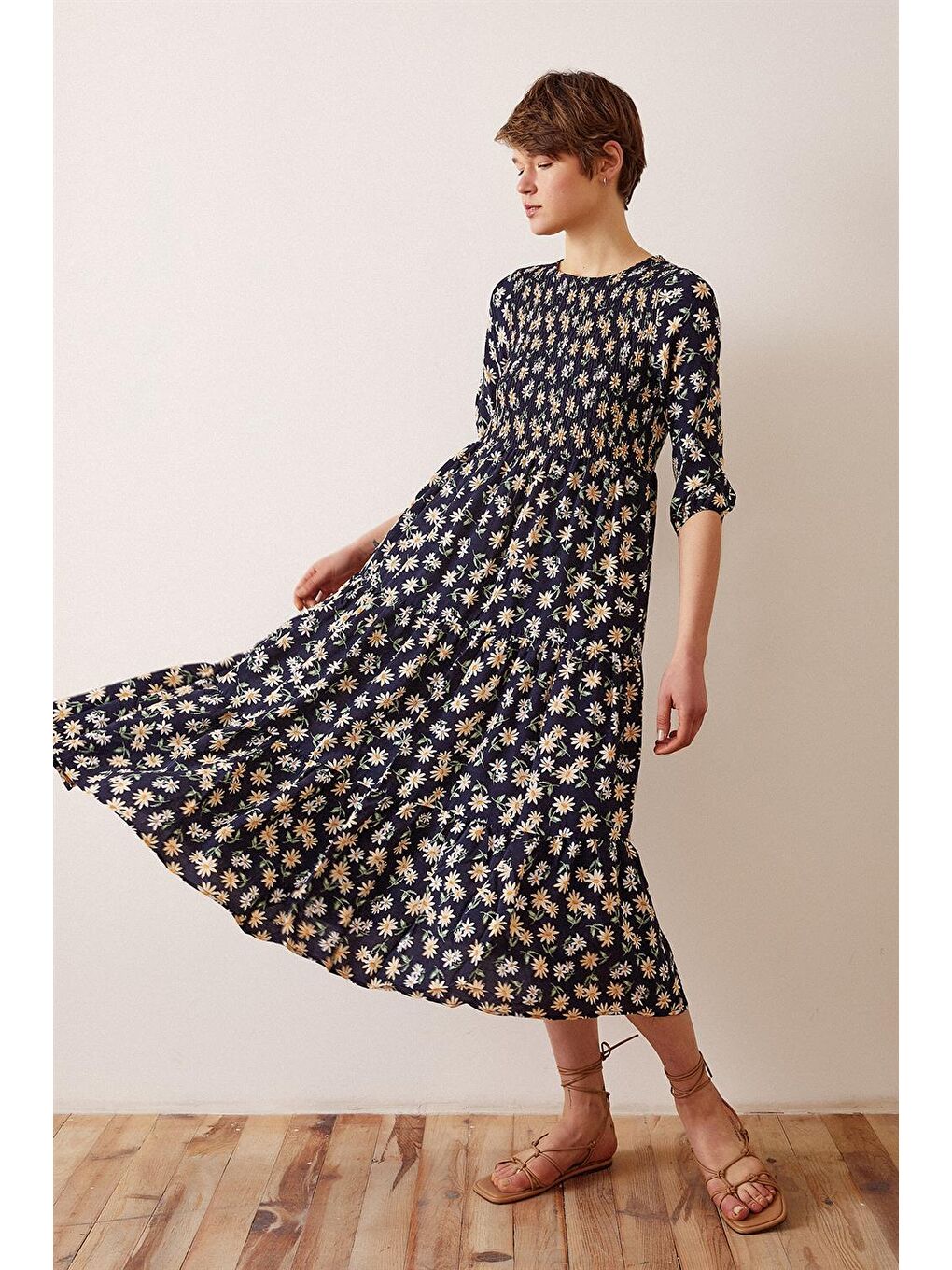 Lacivert Önü Gipeli Çiçek Desen Elbise-1