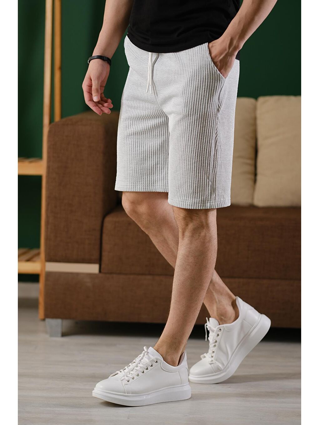 Gri Ethan Çizgili Dokuma Slim Fit Elastanlı Erkek Bermuda Şort