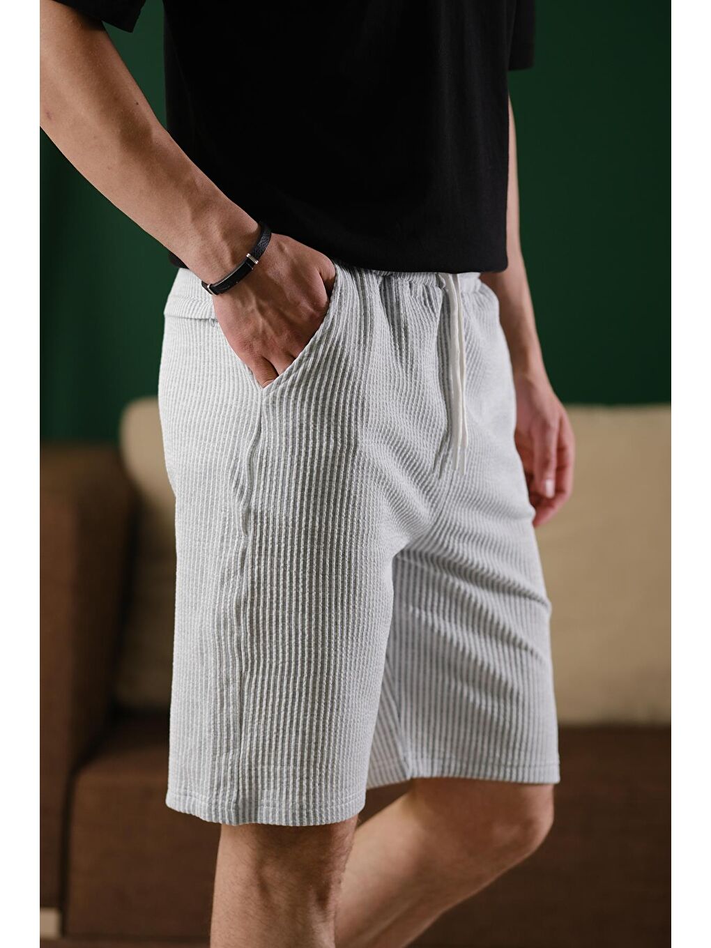 Gri Ethan Çizgili Dokuma Slim Fit Elastanlı Erkek Bermuda Şort-2