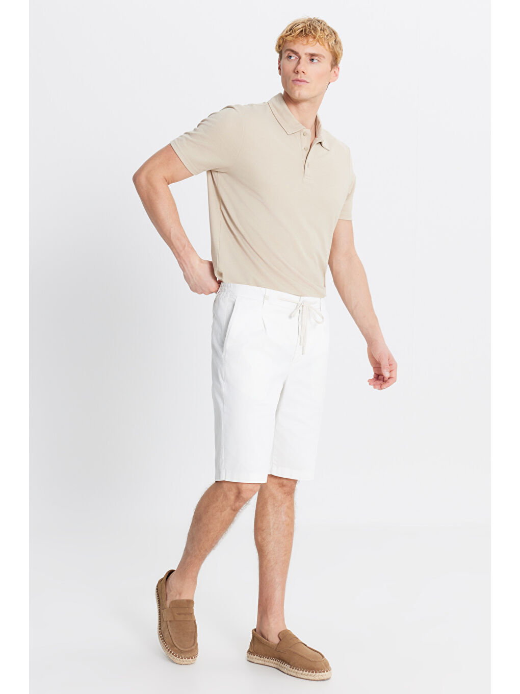 Erkek Beyaz Pamuklu Slim Fit Dar Kesim Beli Bağlamalı Yan Cepli Esnek Şort-2