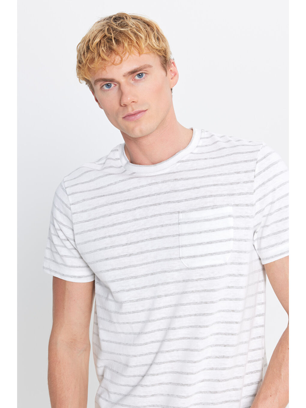 Erkek Ekru-Haki Pamuklu Slim Fit Dar Kesim Çizgili Cepli Bisiklet Yaka Tişört-3