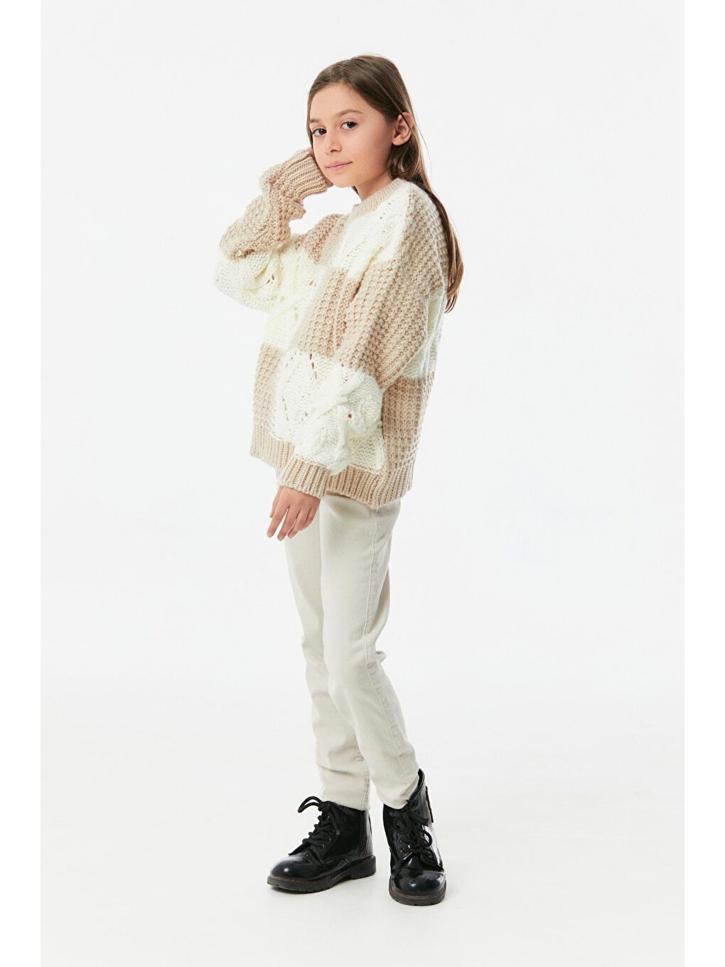 Bej Örgülü Dik Yaka Kız Çocuk Triko Kazak