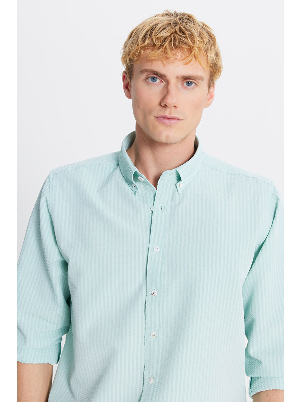 Mavi Erkek Mint Tailored Slim Fit Dar Kesim Düğmeli Yaka Gofre Desenli Gömlek-3