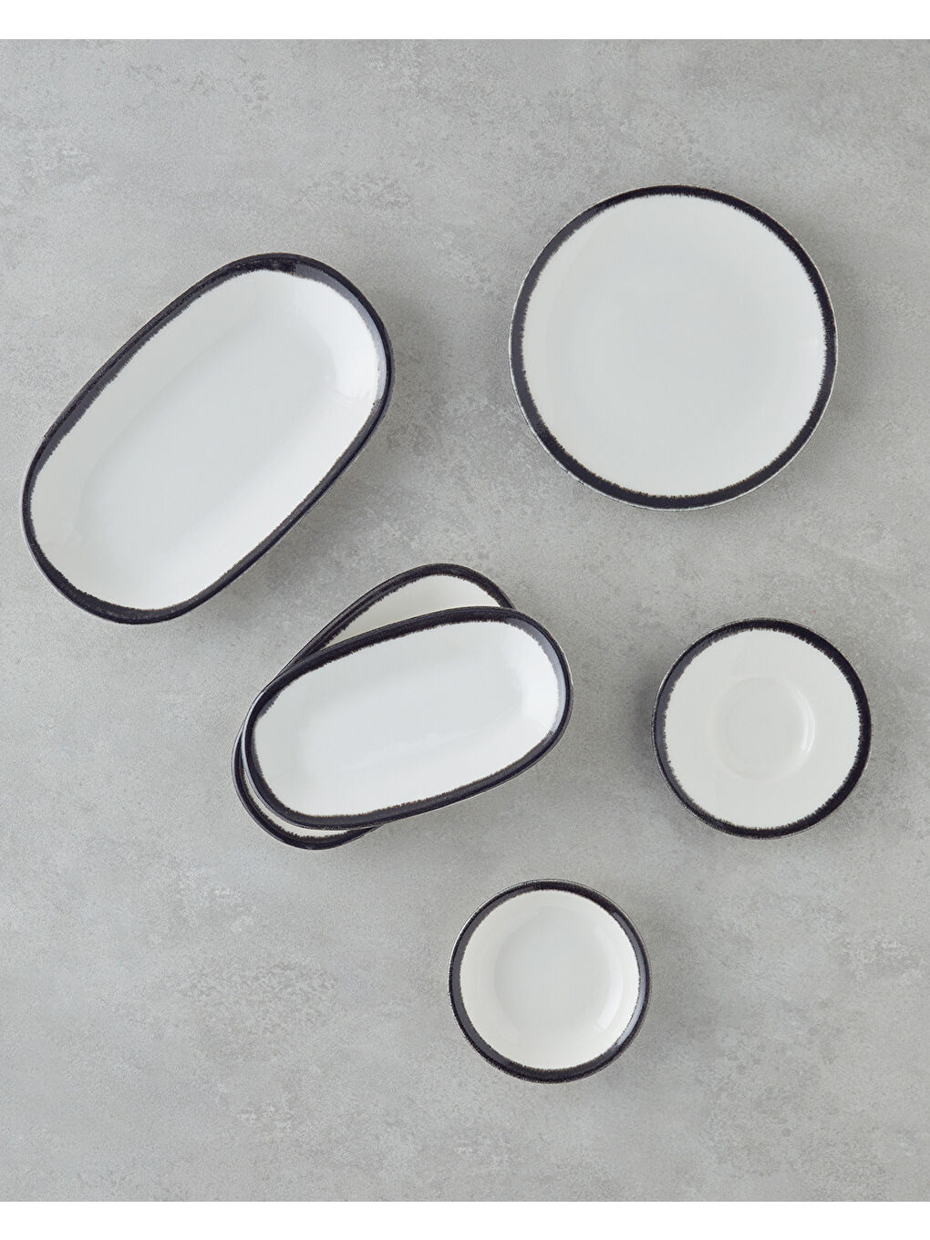 Horizon Porselen Kahvaltı Takımı 16 Parça 4 Kişilik Siyah-3