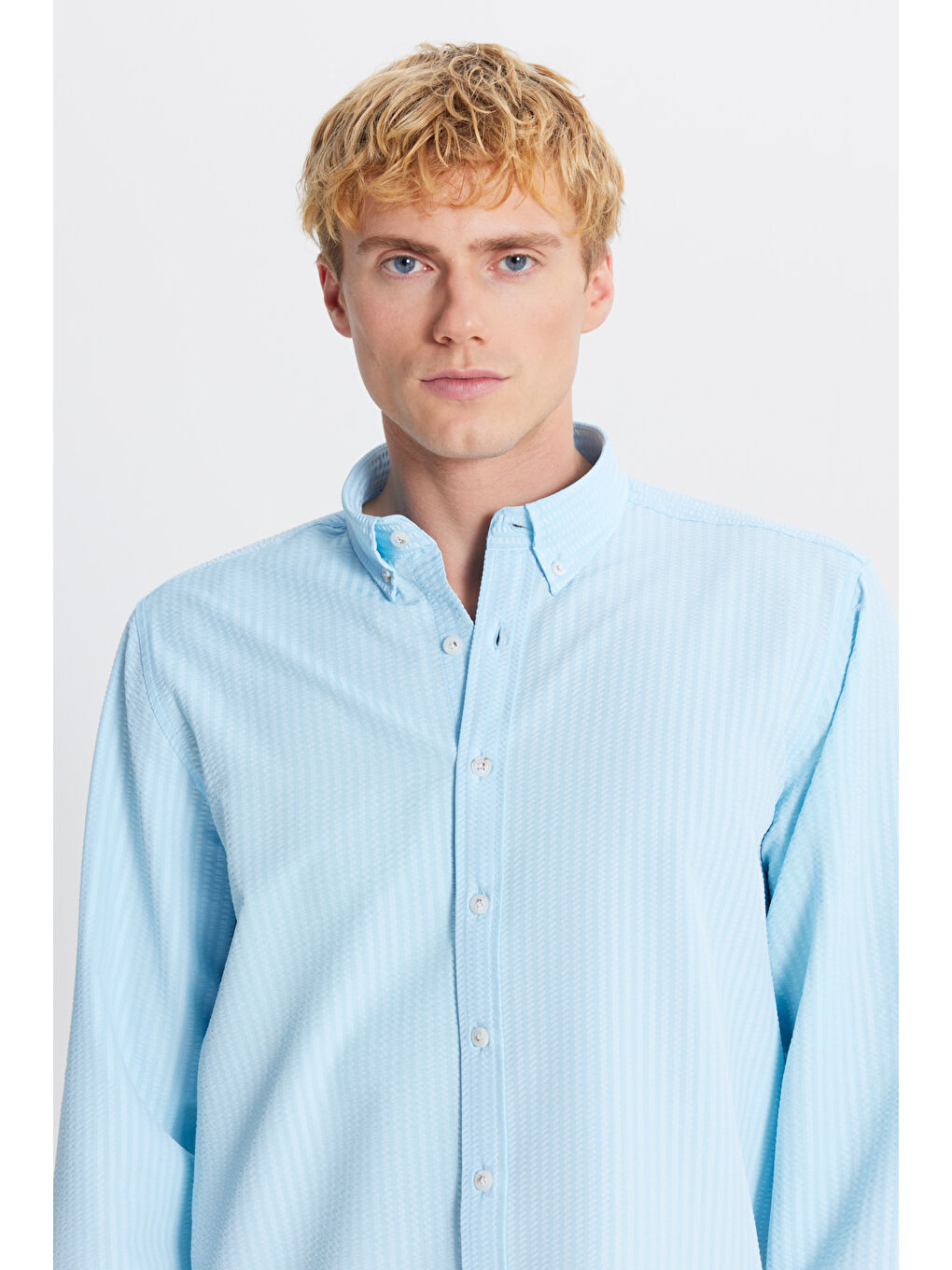 Erkek Turkuaz Tailored Slim Fit Dar Kesim Düğmeli Yaka Gofre Desenli Gömlek-3