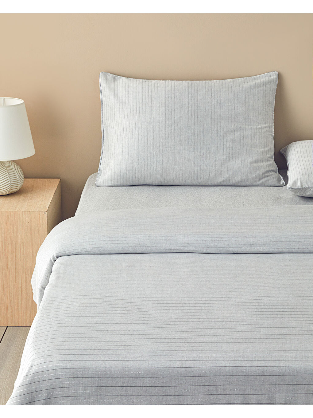 Gri Elegant İpliği Boyalı Çift Kişilik Nevresim Takımı Gümüş-1